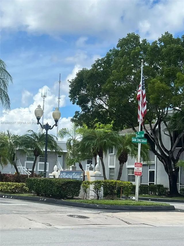 2 of 33 - 459 Ne 210th Cir Terrace #201-17, Miami, FL