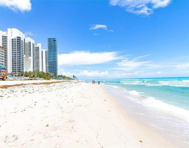 2 of 17 - 19201 Collins Avenue #1022, Sunny Isles Beach, FL