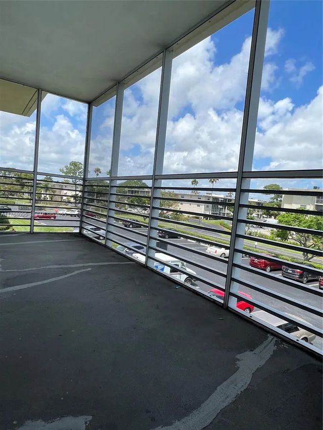 2 of 2 - 2562 N Garden Drive N #301, Lake Worth, FL