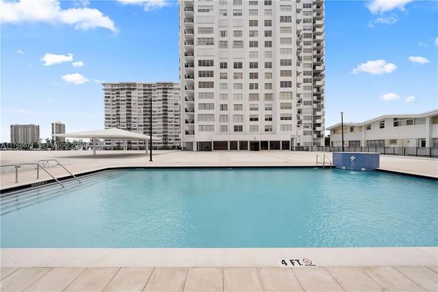 4 of 20 - 2750 Ne 183rd Street #1207, Aventura, FL