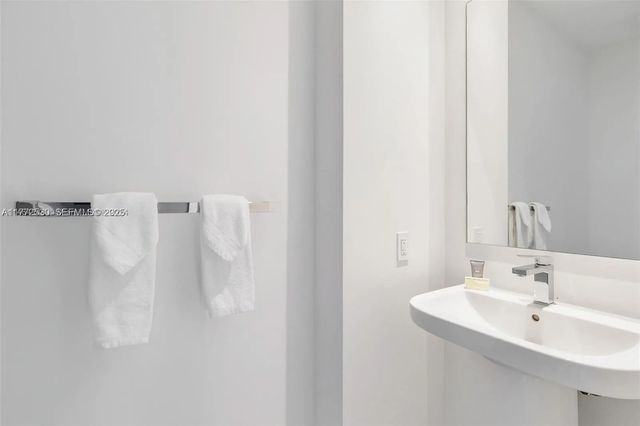 5 of 26 - 4010 S Ocean Drive #r406, Hollywood, FL