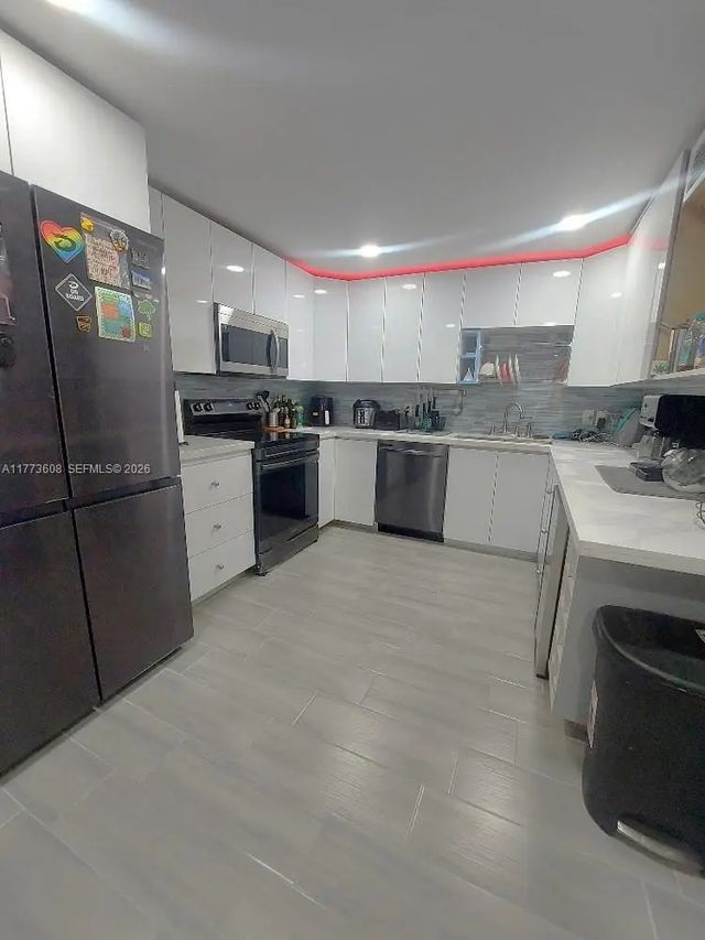 16300 Golf Club Road #apt 317, Weston