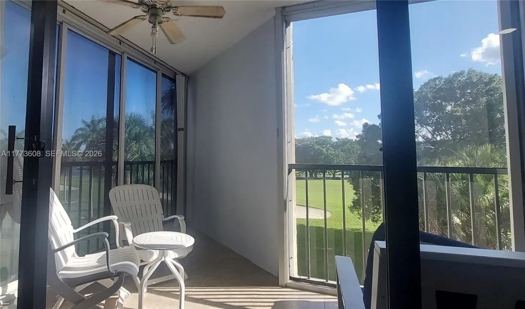 16300 Golf Club Road #apt 317, Weston
