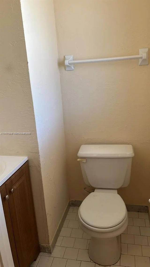 2 of 6 - 8060 Fairview Drive #208, Tamarac, FL