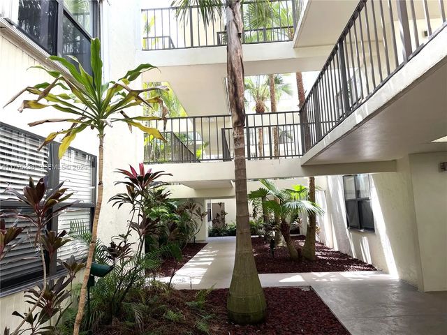 2 of 28 - 20401 Ne 30th Avenue #410-8, Aventura, FL