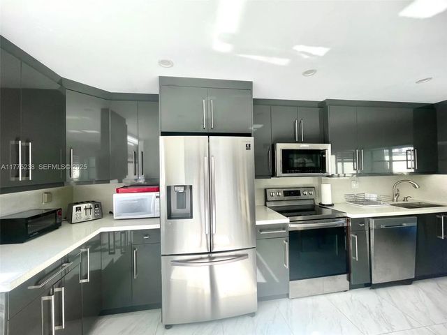4 of 28 - 20401 Ne 30th Avenue #410-8, Aventura, FL