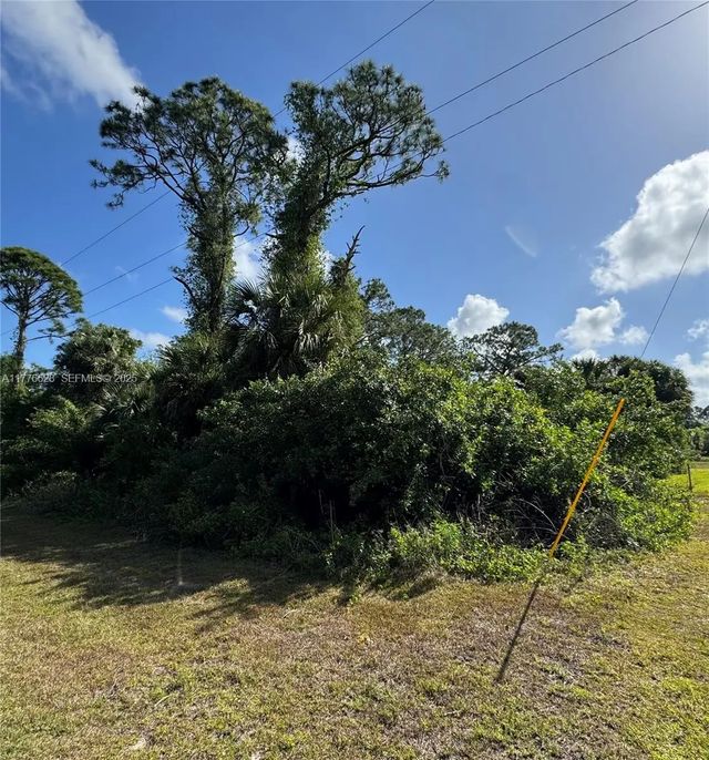 453 Lampion Avenue S, Lehigh Acres