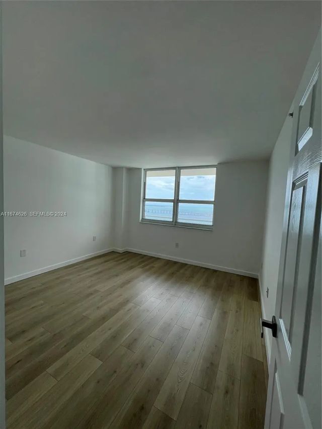 5 of 8 - 1155 Brickell Bay Drive #3205, Miami, FL