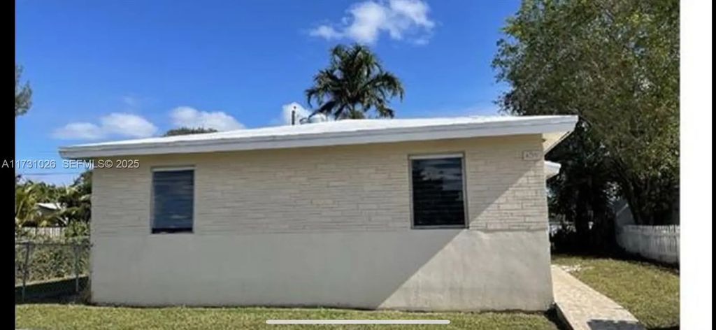 409 Sw 4th Terrace, Hallandale Beach