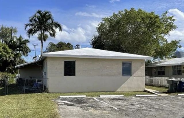 3 of 4 - 409 Sw 4th Terrace, Hallandale Beach, FL