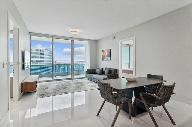 2 of 27 - 200 Biscayne Boulevard Way #4912, Miami, FL