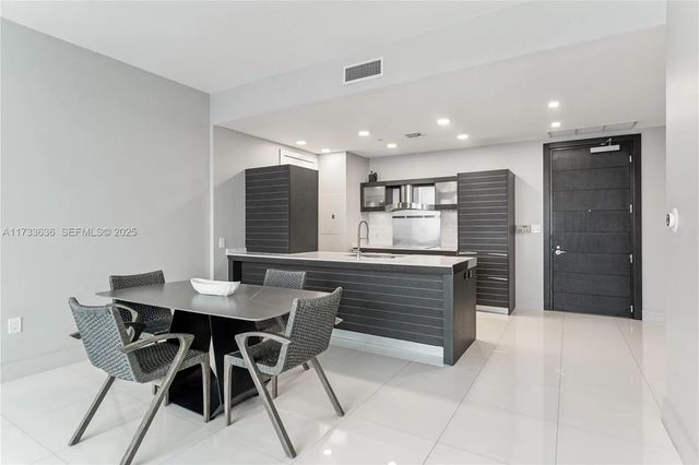 3 of 27 - 200 Biscayne Boulevard Way #4912, Miami, FL