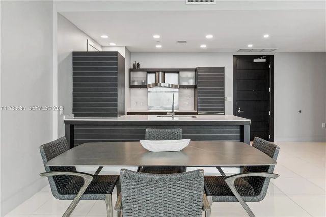 4 of 27 - 200 Biscayne Boulevard Way #4912, Miami, FL