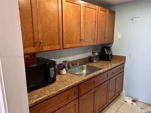 5 of 11 - 2350 Ne 135th Street #903, North Miami, FL