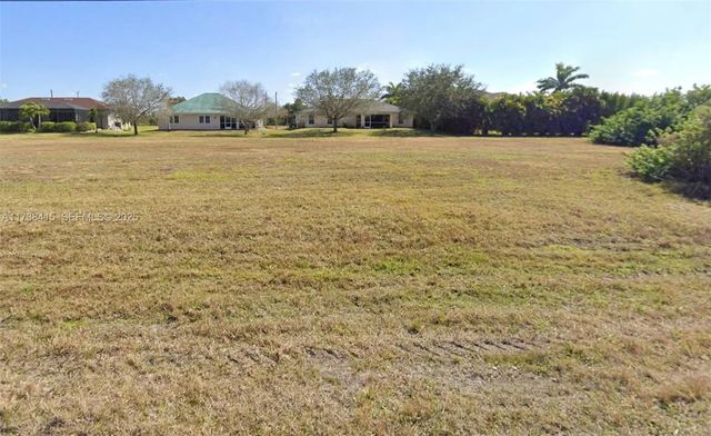 207 Nw 27th Avenue, Cape Coral