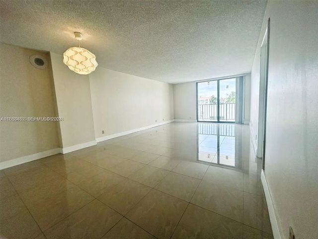 N/A, Miami Beach
