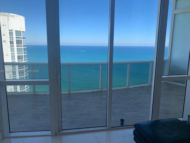 3 of 19 - 15811 Collins Avenue #4203, Sunny Isles Beach, FL