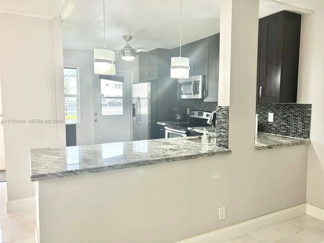 5 of 22 - 1445 Atlantic Shores Boulevard #102, Hallandale Beach, FL