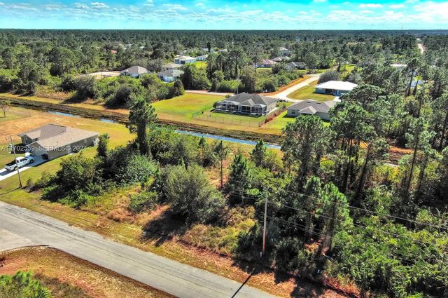 2 of 17 - 844 Carbon Street E, Lehigh Acres, FL
