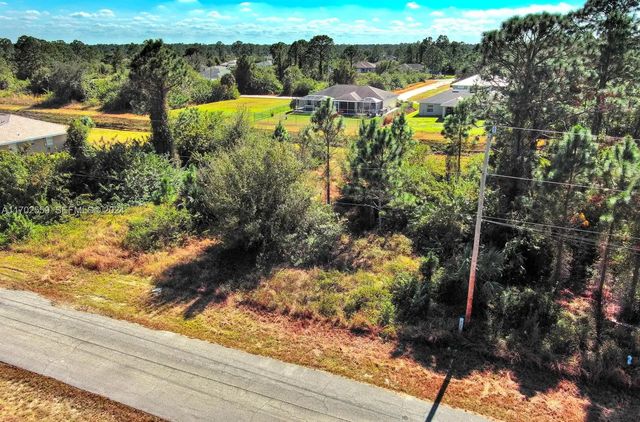 4 of 17 - 844 Carbon Street E, Lehigh Acres, FL