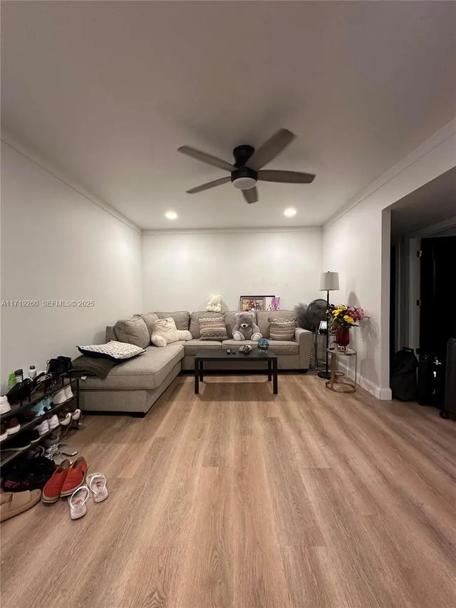 5100 Sw 41st Street #328, Pembroke Park