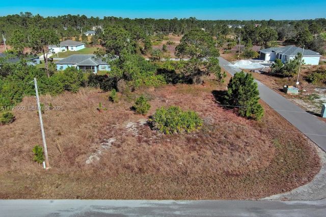 5 of 12 - 733 Bumby Street E, Lehigh Acres, FL
