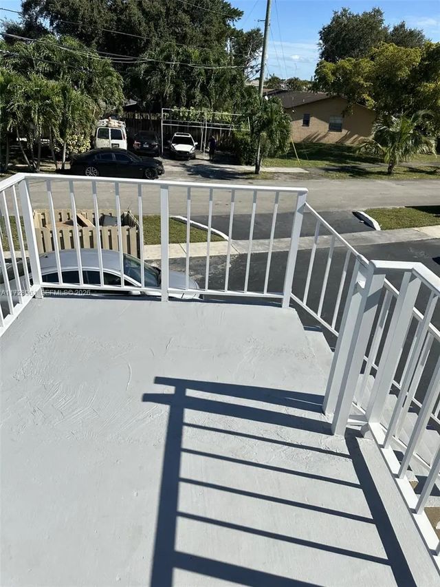 2 of 9 - 6101 Garfield Street, Hollywood, FL