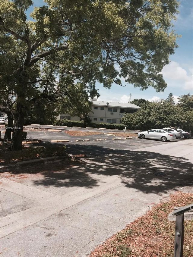 5 of 8 - 1948 Ne 123rd Street #105, North Miami, FL