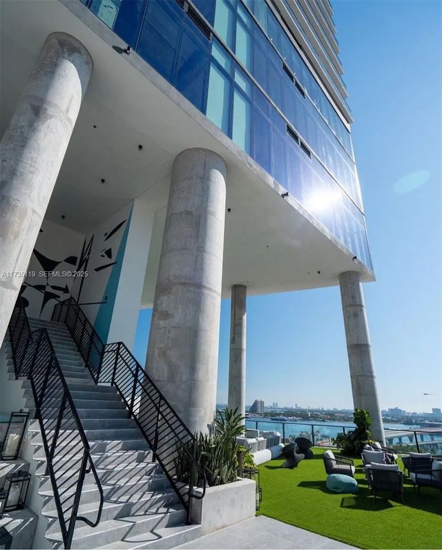 3 of 36 - 398 Ne 5th Street #1510, Miami, FL