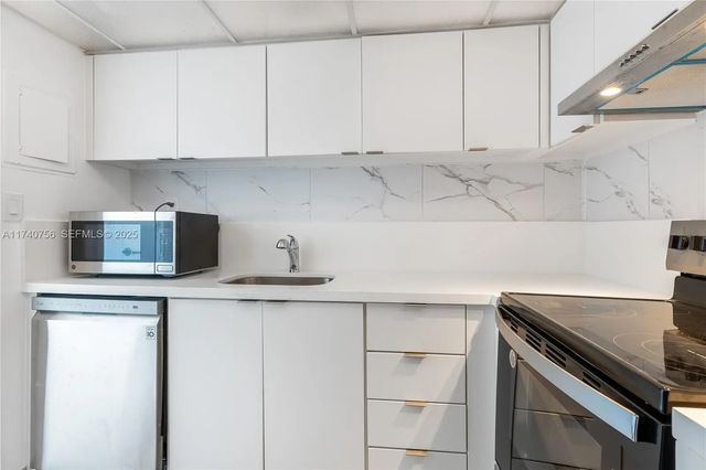 5 of 12 - 1000 West Avenue #1008, Miami Beach, FL