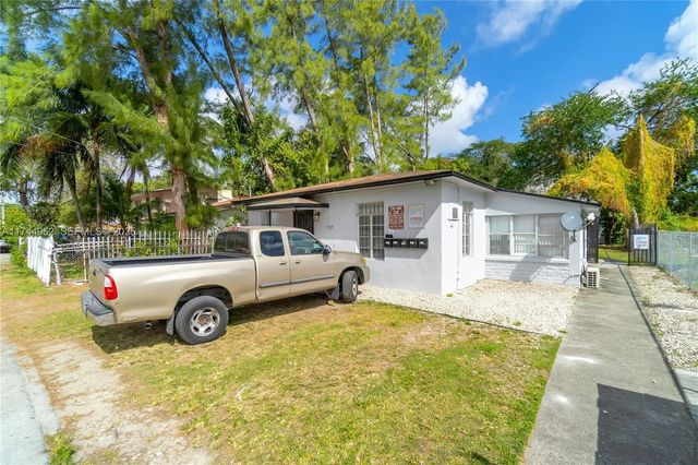 3 of 33 - 7525 Ne Miami Court, Miami, FL