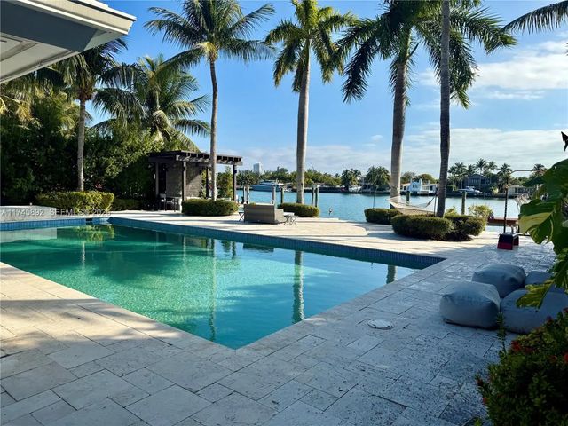 1670 Daytonia Road, Miami Beach