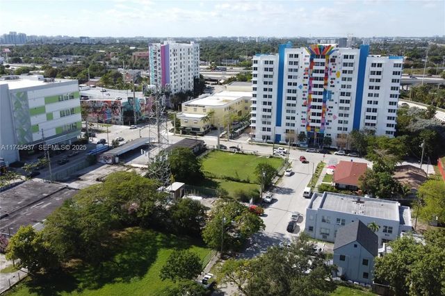 4 of 49 - 321 Nw 37th Street, Miami, FL