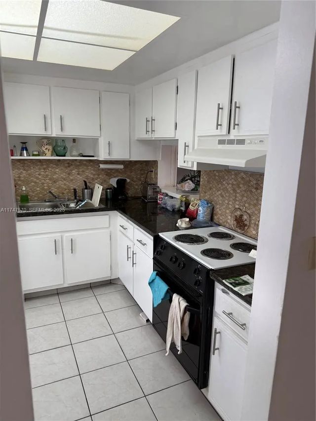 3 of 14 - 18555 Ne 14th Avenue #618, Miami, FL