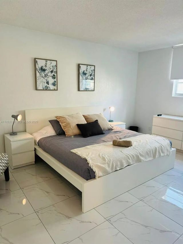 3901 S Ocean Drive #10g, Hollywood