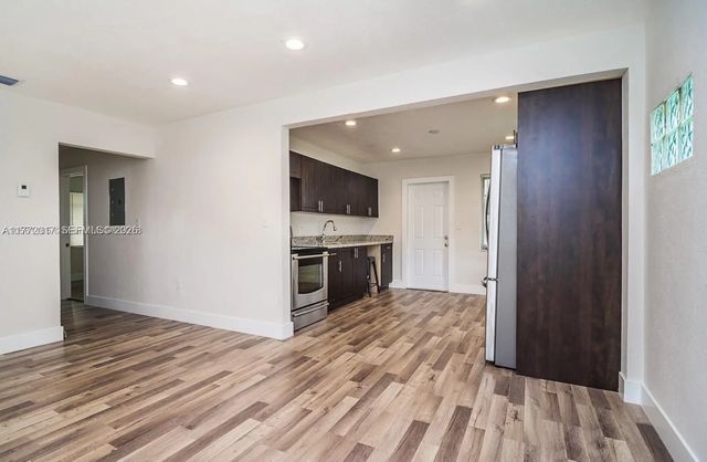 2542 Fillmore Street, Hollywood