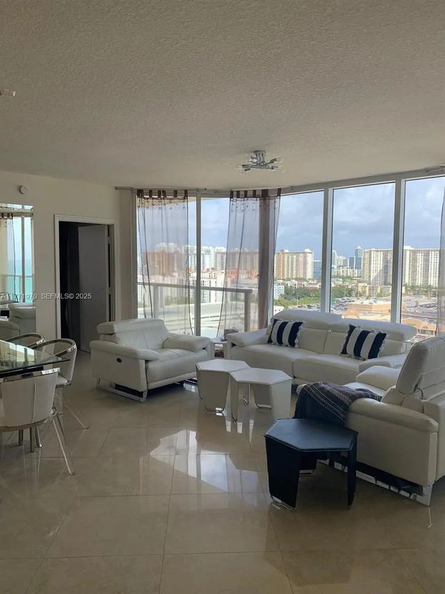 5 of 30 - 16699 Collins Avenue #1607, Sunny Isles Beach, FL