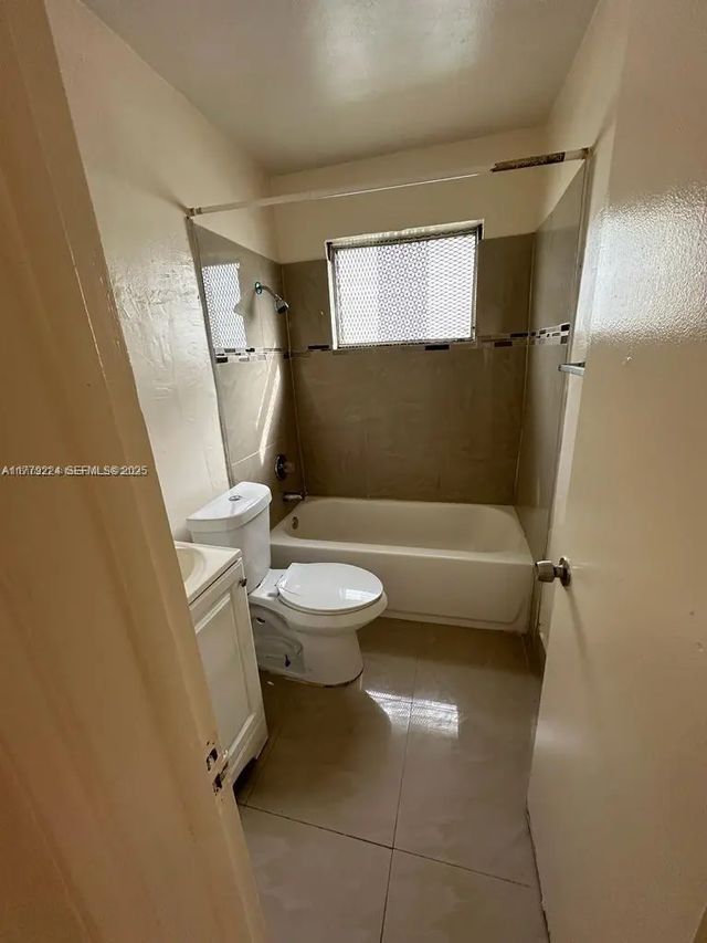 3 of 17 - 756 Nw 5th Street, Hallandale Beach, FL