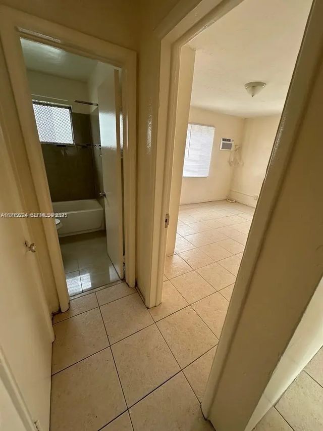 4 of 17 - 756 Nw 5th Street, Hallandale Beach, FL