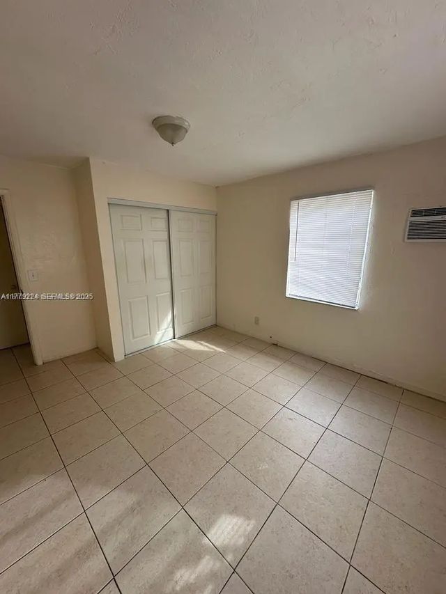 5 of 17 - 756 Nw 5th Street, Hallandale Beach, FL