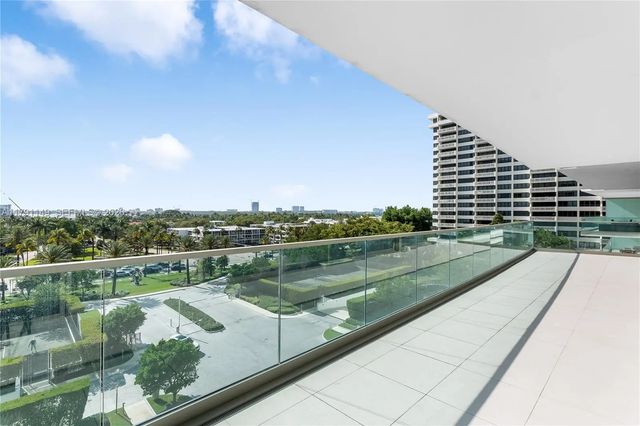 4 of 29 - 10201 Collins Avenue #605, Bal Harbour, FL
