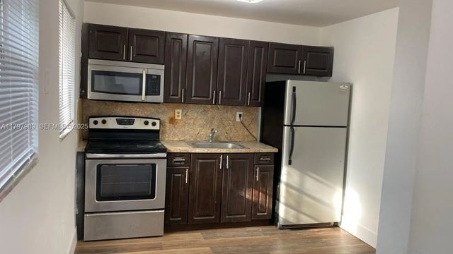 4 of 7 - 1173 Nw 65th Street, Miami, FL