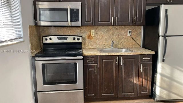 5 of 7 - 1173 Nw 65th Street, Miami, FL