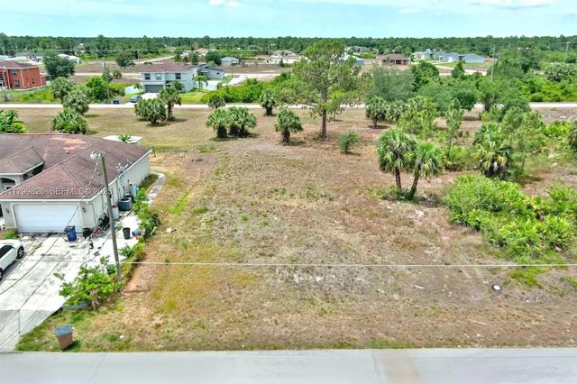 3 of 20 - 914 S Mercury Avenue, Lehigh Acres, FL