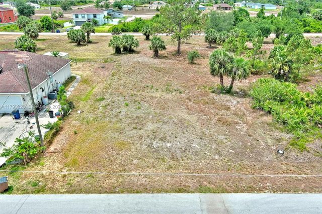5 of 20 - 914 S Mercury Avenue, Lehigh Acres, FL
