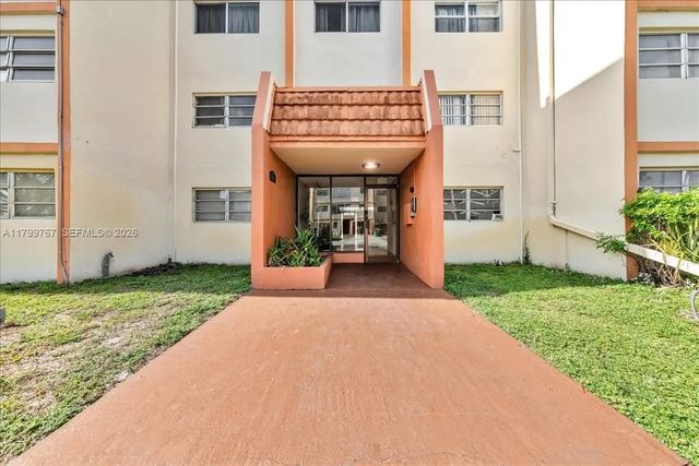 3 of 29 - 2451 Nw 41st Avenue #304, Lauderhill, FL