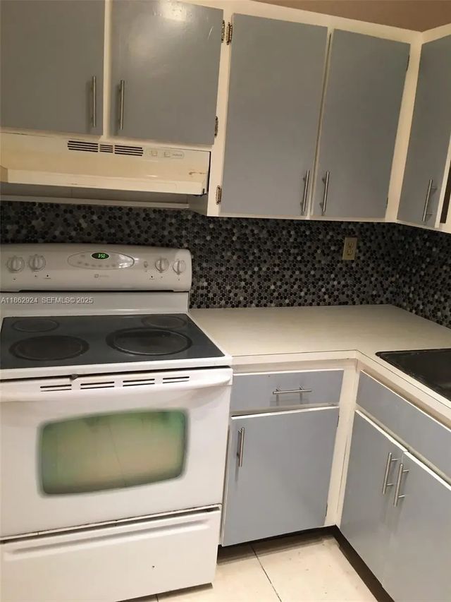 4 of 13 - 3582 Ne 171st Street #203, North Miami Beach, FL