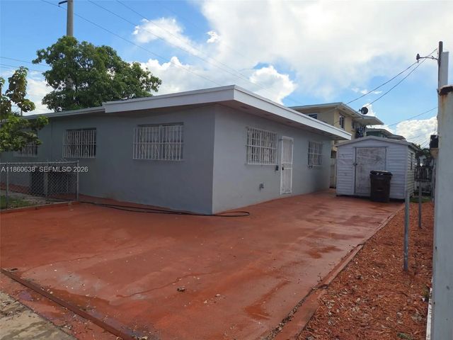 3 of 21 - 965 W 23rd Street, Hialeah, FL
