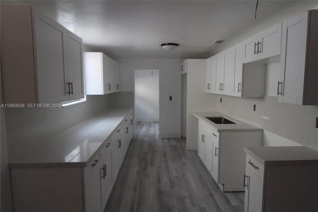 4 of 21 - 965 W 23rd Street, Hialeah, FL