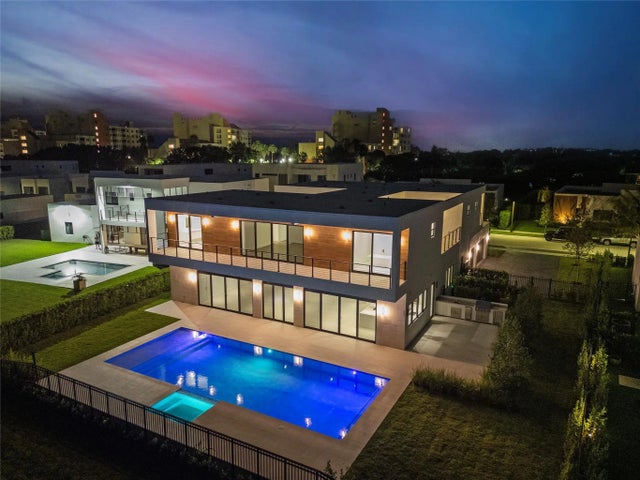 16722 S Botaniko Drive, Weston